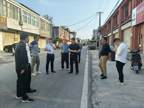 淮北市供销社党组书记、理事会主任陈健
深入基层社和艾草种植企业现场解难题